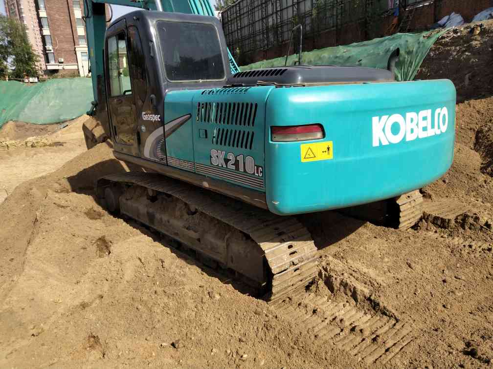 神钢sk200-6 挖掘机