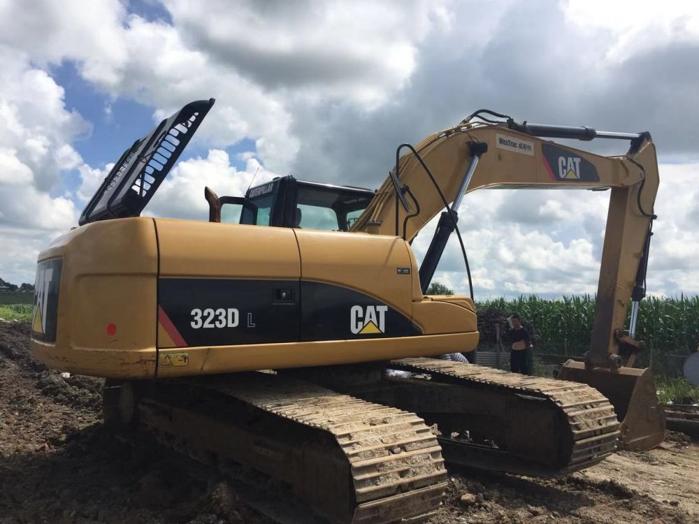 卡特彼勒 323d 挖掘机