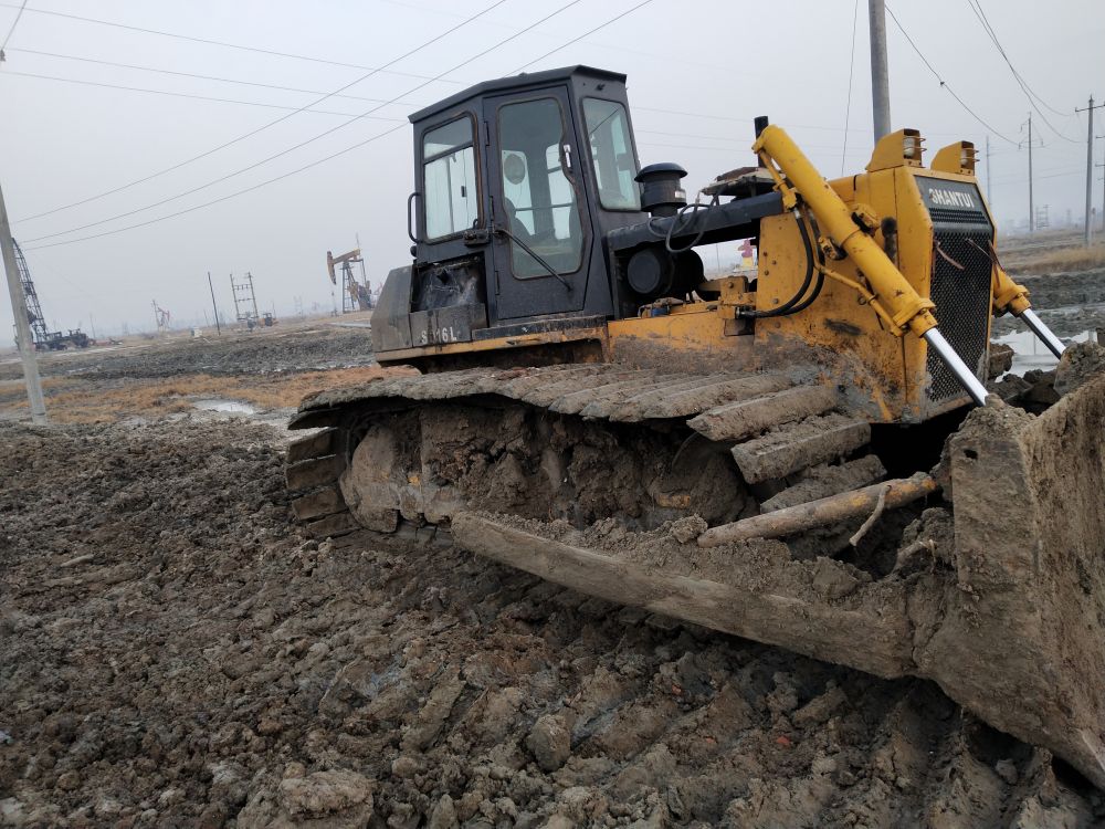 山推sd16l湿地型推土机