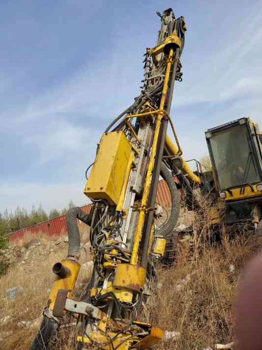 阿特拉斯科普柯cdm75柴油机驱动爆破孔钻机