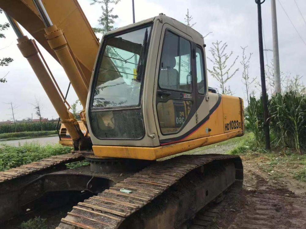 加藤hd1023 挖掘机