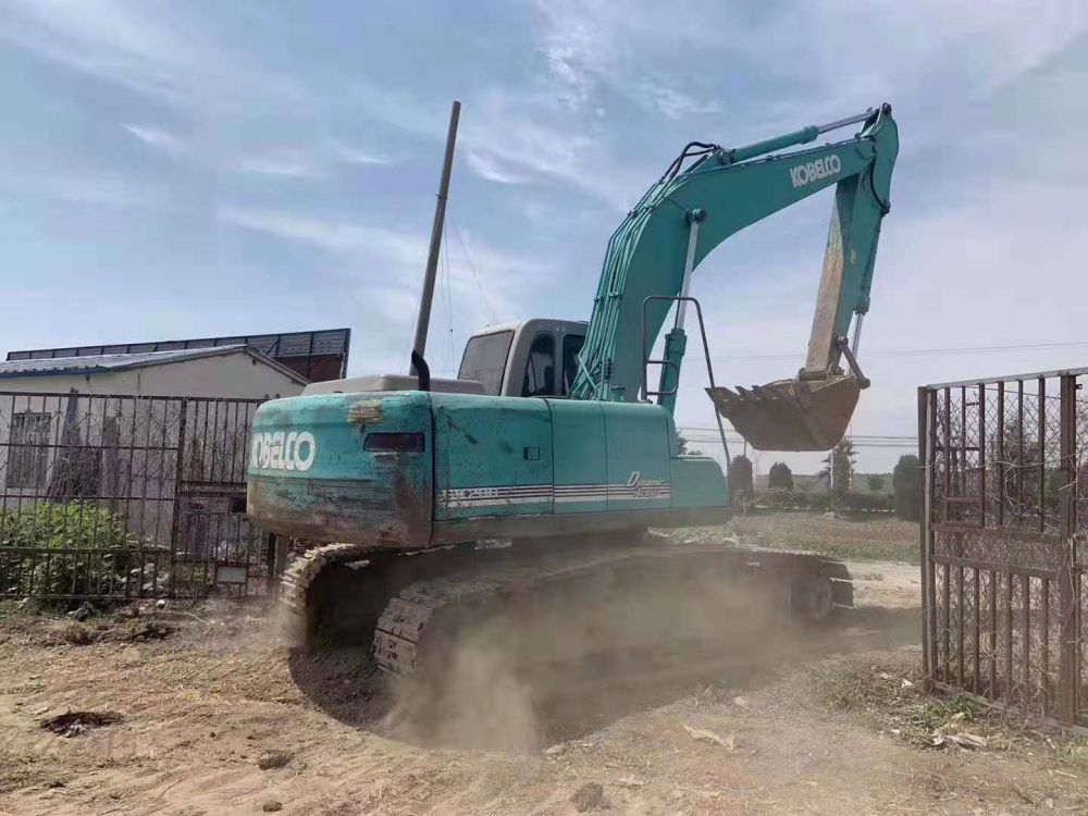 神钢sk200-6e 挖掘机