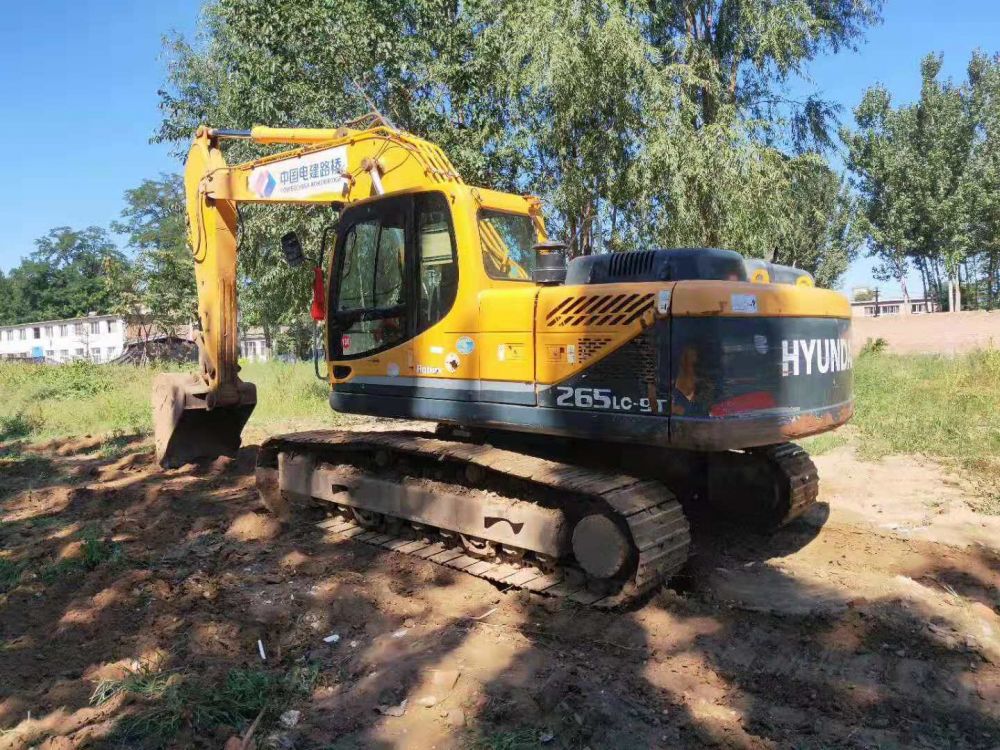 现代r225lc-9t 挖掘机