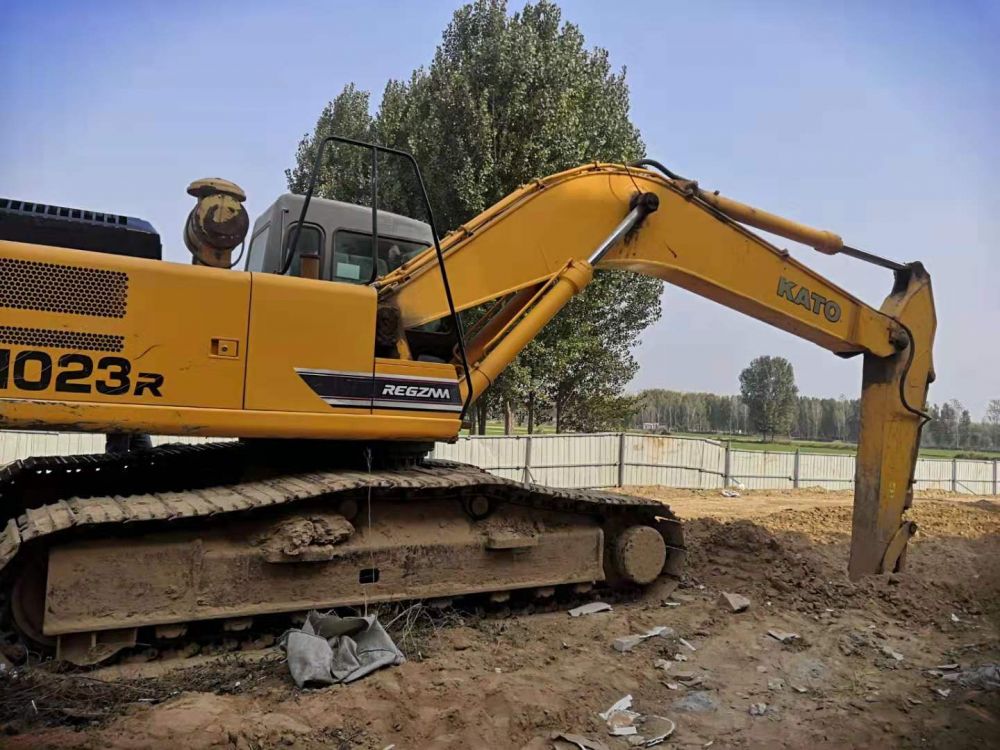 加藤hd1023 挖掘机