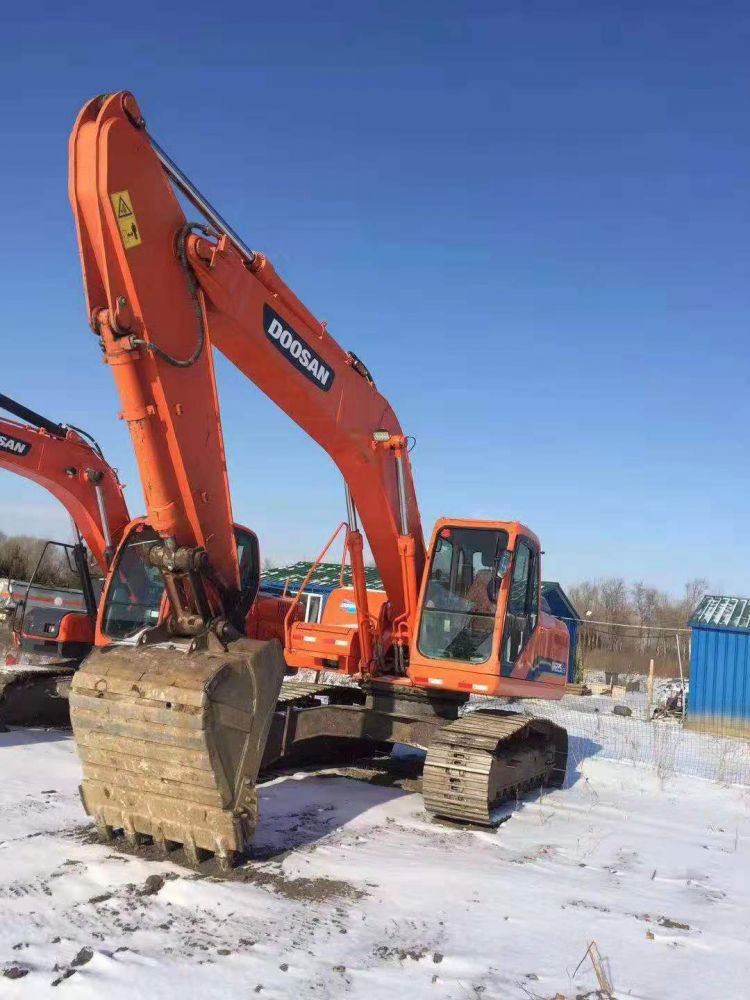 斗山dh220-9e 挖掘机