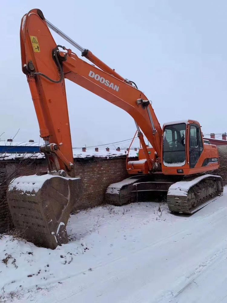 斗山dh225-7 挖掘机