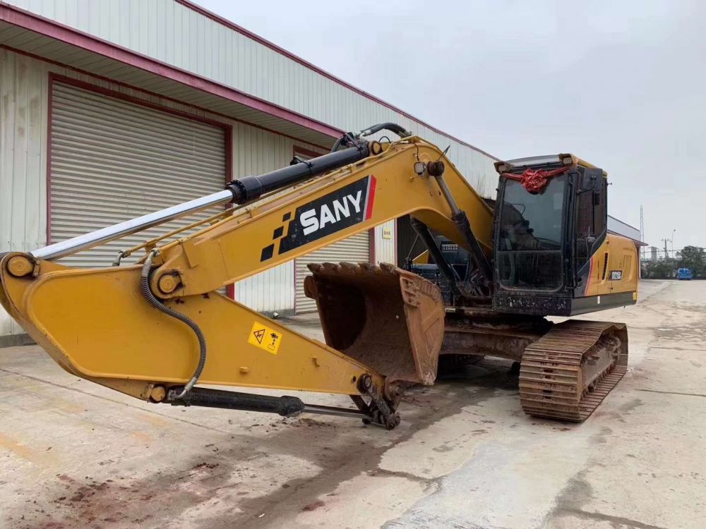 三一重工 sy215c-10 挖掘机