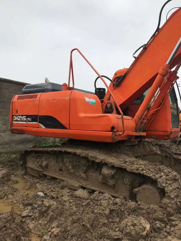斗山dh215-9 挖掘机
