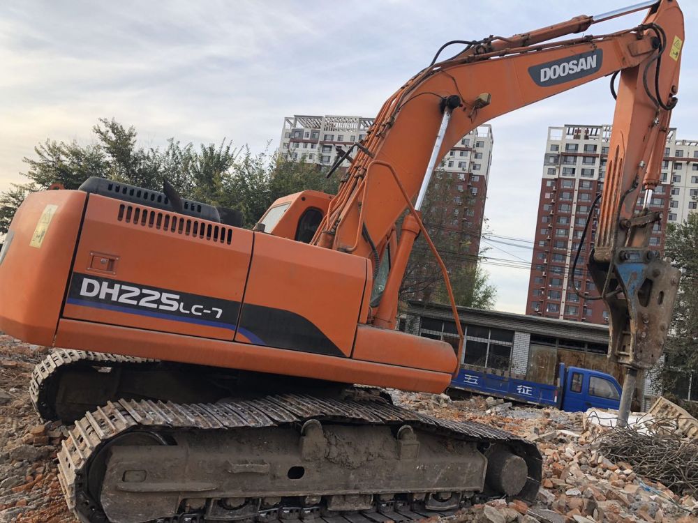 斗山dh2257挖掘机