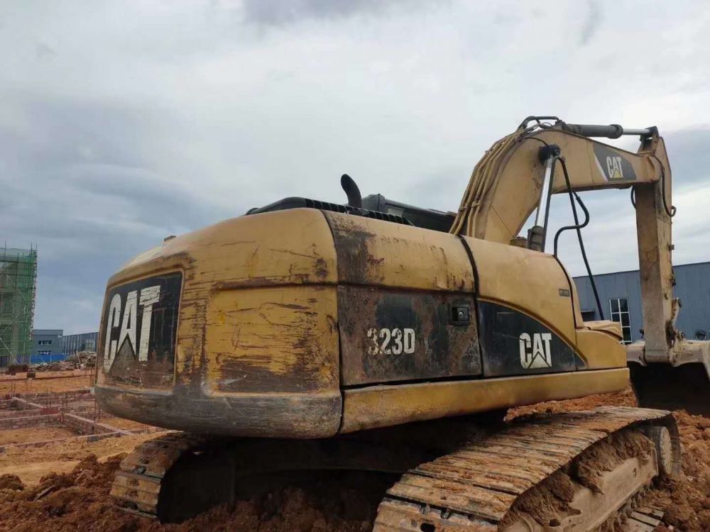 卡特彼勒323dl挖掘机
