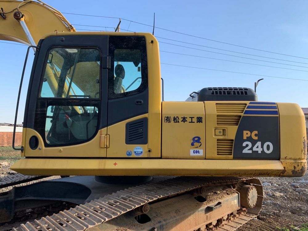 小松pc240lc8挖掘机