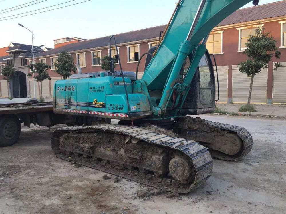 神钢sk200-6 挖掘机