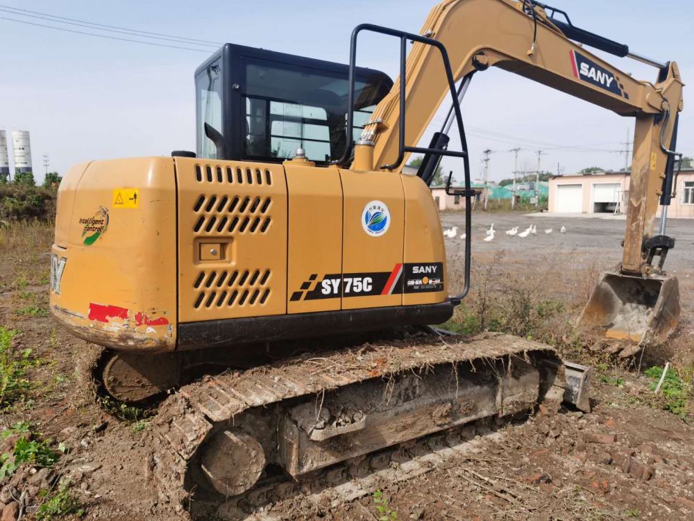 三一重工sy75c挖掘机