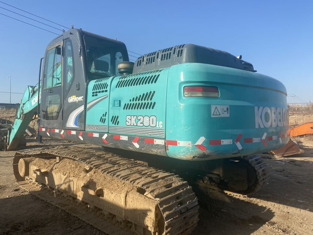 神钢sk260超8挖掘机