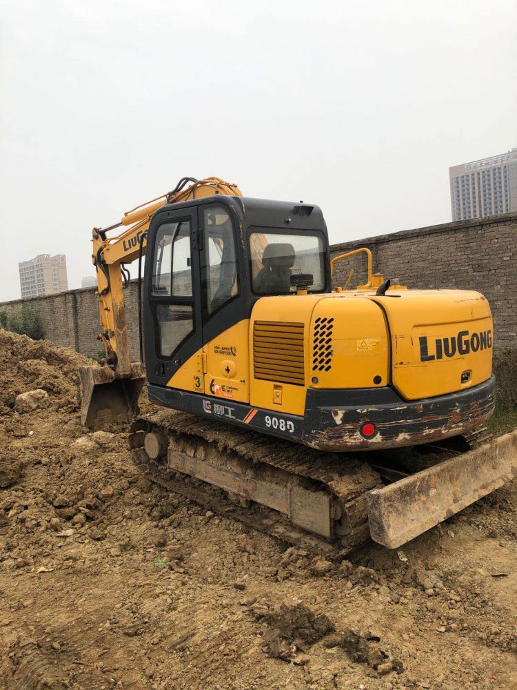 18年6月柳工908,  3200小时吨位:8吨年限:2018年小时:不详设备型号