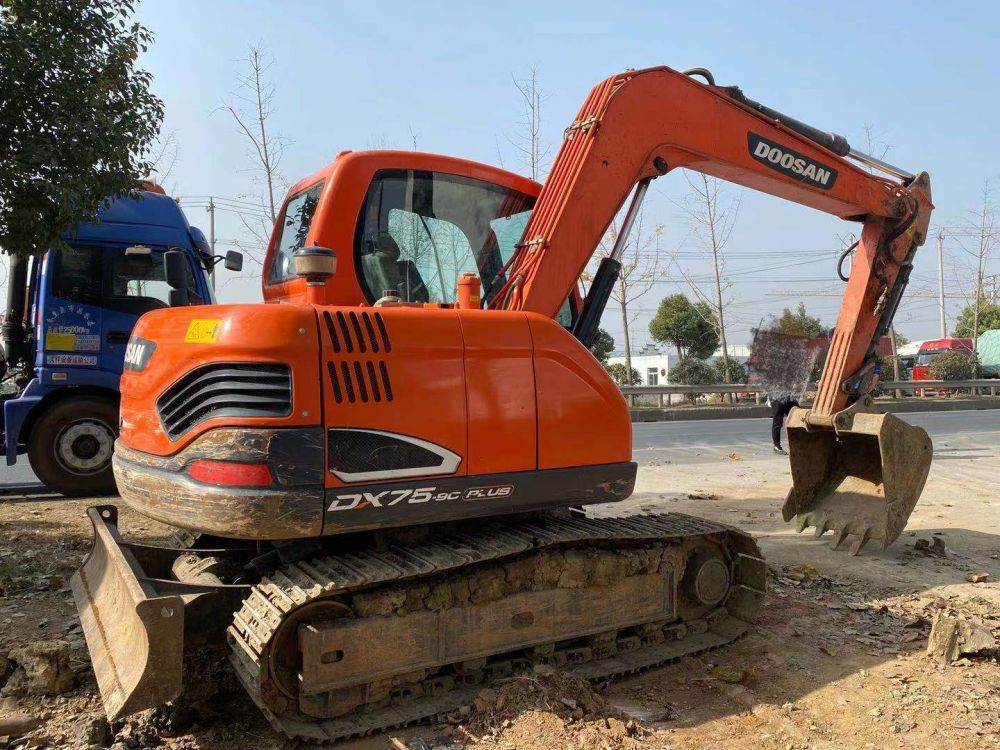 斗山dx75 挖掘机