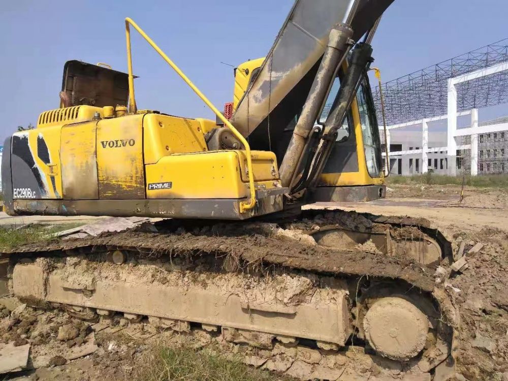 沃尔沃ec240blc挖掘机