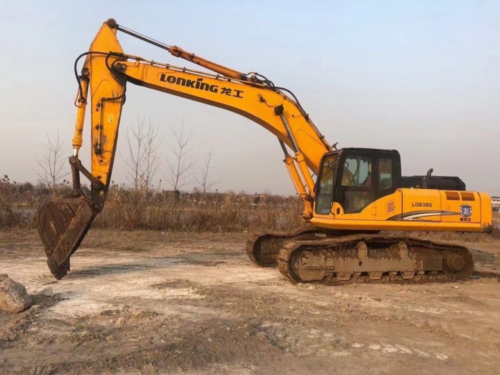 2013年小时:不详设备型号:lg6365h设备品牌:龙工设备类型:挖掘机停放